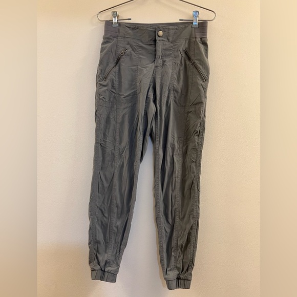 21. ATHLETA Trekkie 2.0 Gray Jogger - Picture 12 of 16